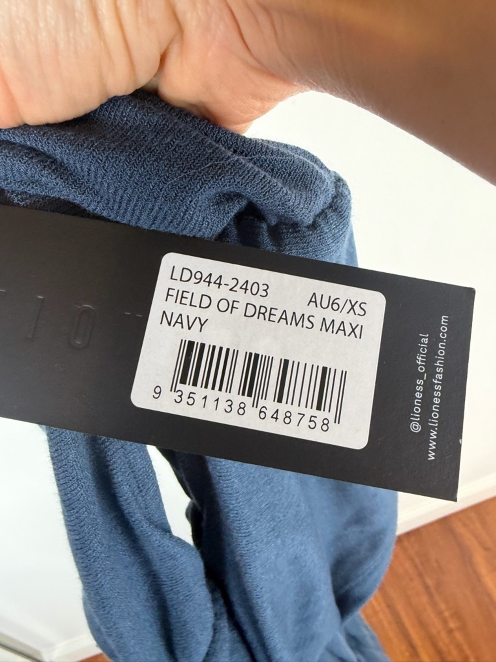 NWT LIONESS Field Of Dreams Dress in Navy off shoulder flowy maxi gown Size XS - Picture 8 of 9